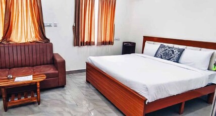 Pinnacle Suites Rooms Room Type - Standard Room AC