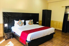 Aarini luxury home stay