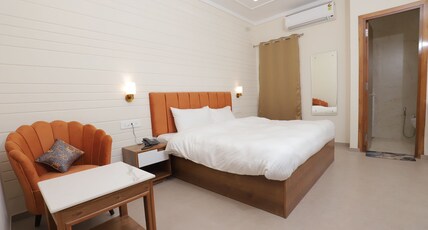 HOTEL ELITE Room Type - Deluxe Room