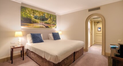 Sunday Box Hill Burford Bridge Hotel Room Type - Deluxe Double Room