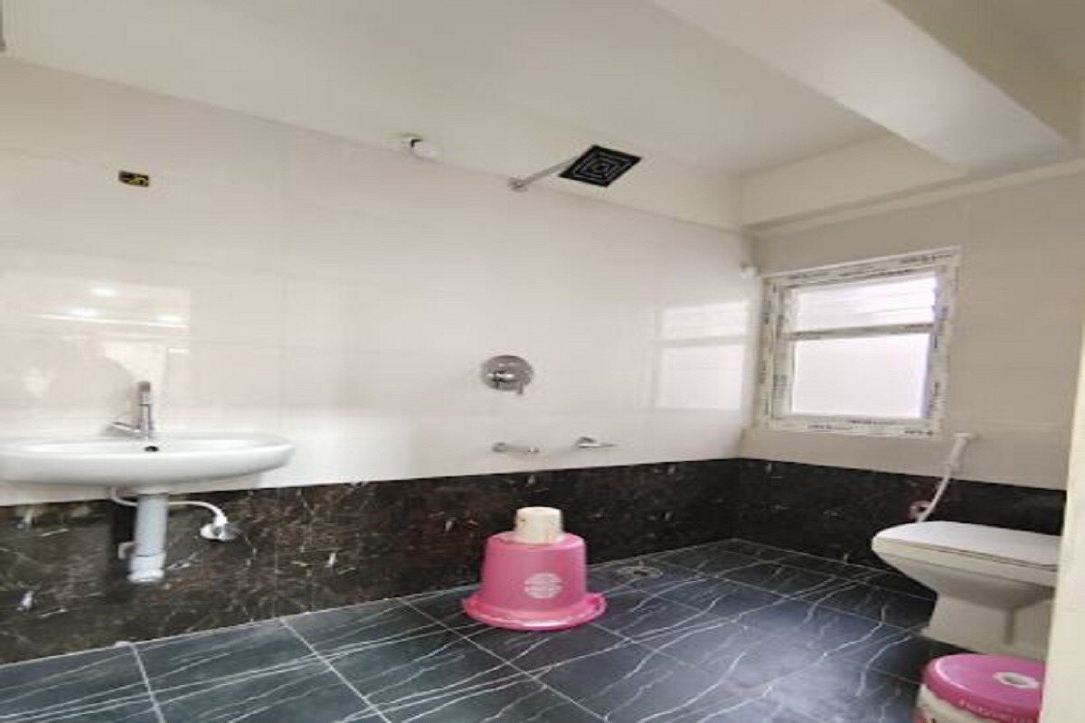 SS lodge - Tap to explore photos