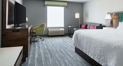 Hampton Inn & Suites by Hilton Grafton Room Type - 1KNG STUDY SOFABED NONSMOK