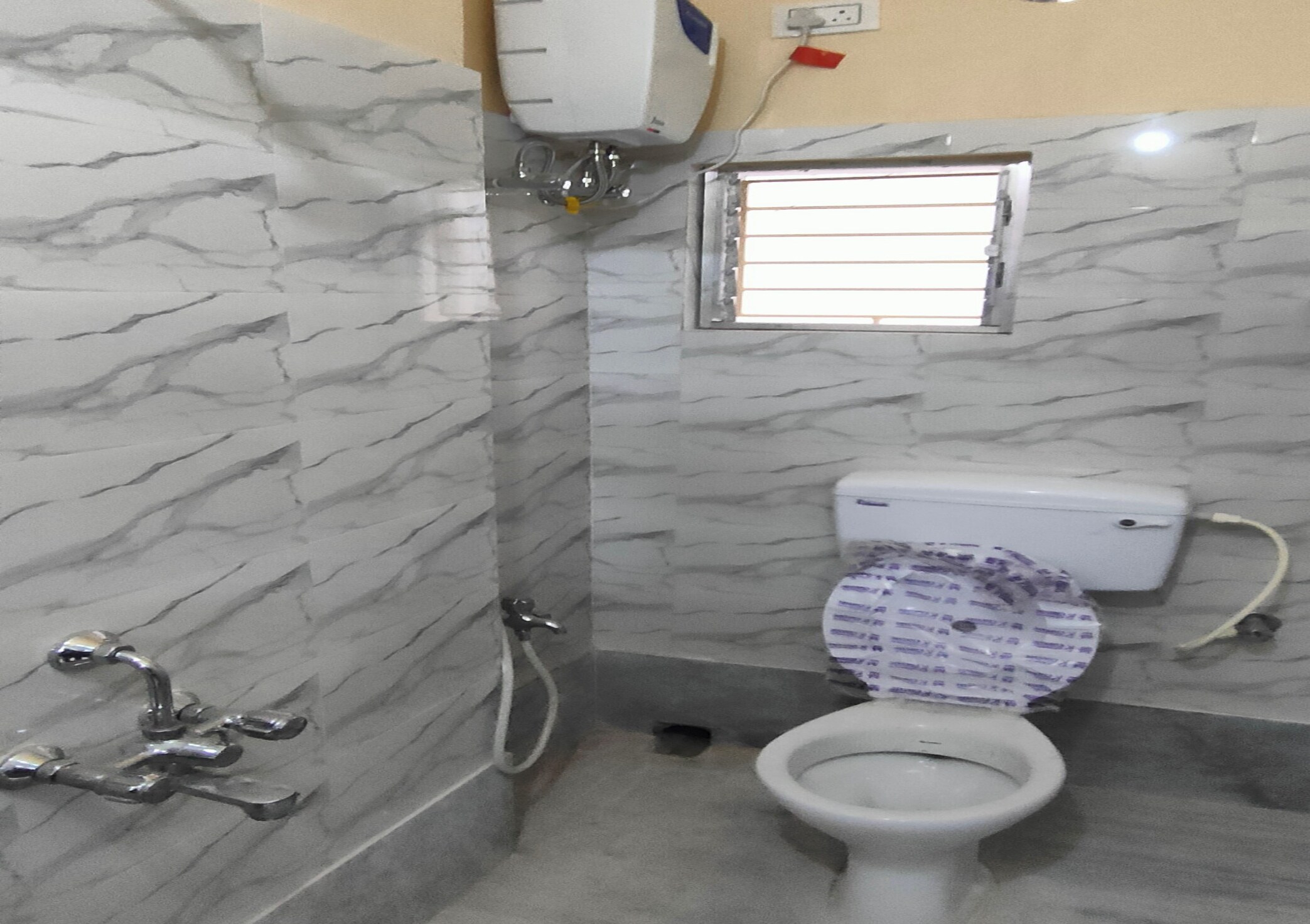 KIRITI GUEST HOUSE - Tap to explore photos