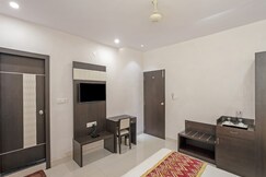 Hotel Anchal Villa By YB Hotels