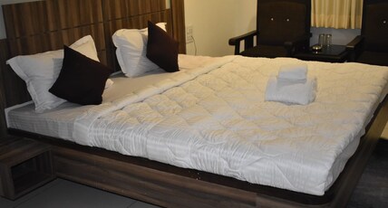 Hotel Shyam Palace Room Type - Shyam Deluxe Room