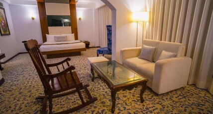 Eqbal Inn Room Type - Executive Suite Room with Bath Tub