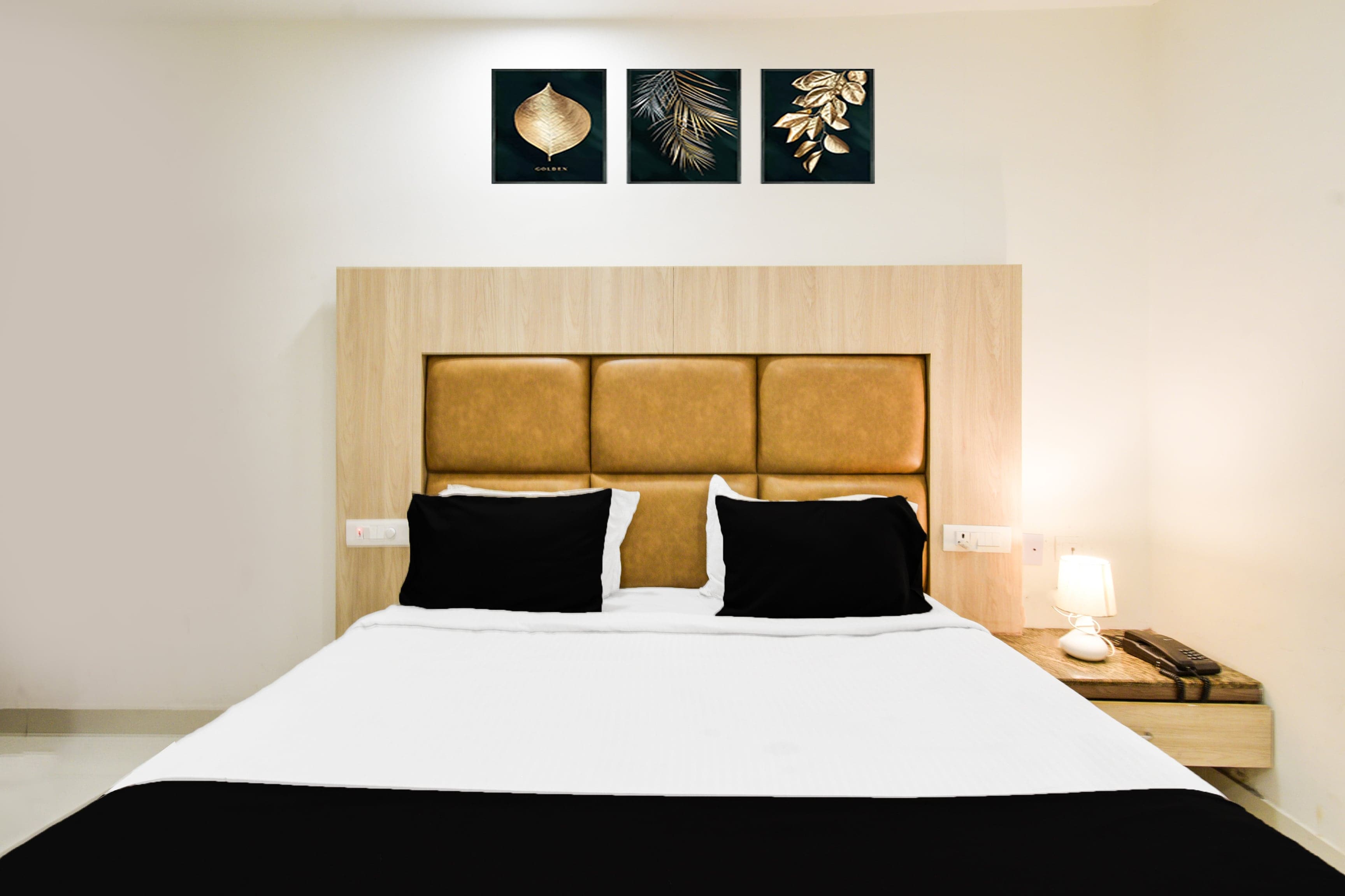 Super Townhouse Raniganj Formerly Devi Residency - Tap to explore photos