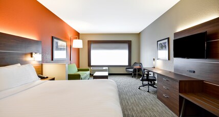 Holiday Inn Express Evansville Room Type - 1 King Standard Sofa Bed Holiday Inn Express Evansville Room Type - 1 King Standard Sofa Bed