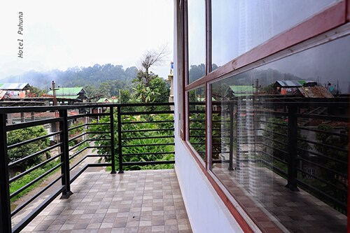 Hotel Pahuna - Tap to explore photos