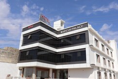 Hotel Naresh Palace