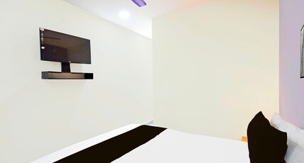 Hotel O SV SUITES Room Type - Classic