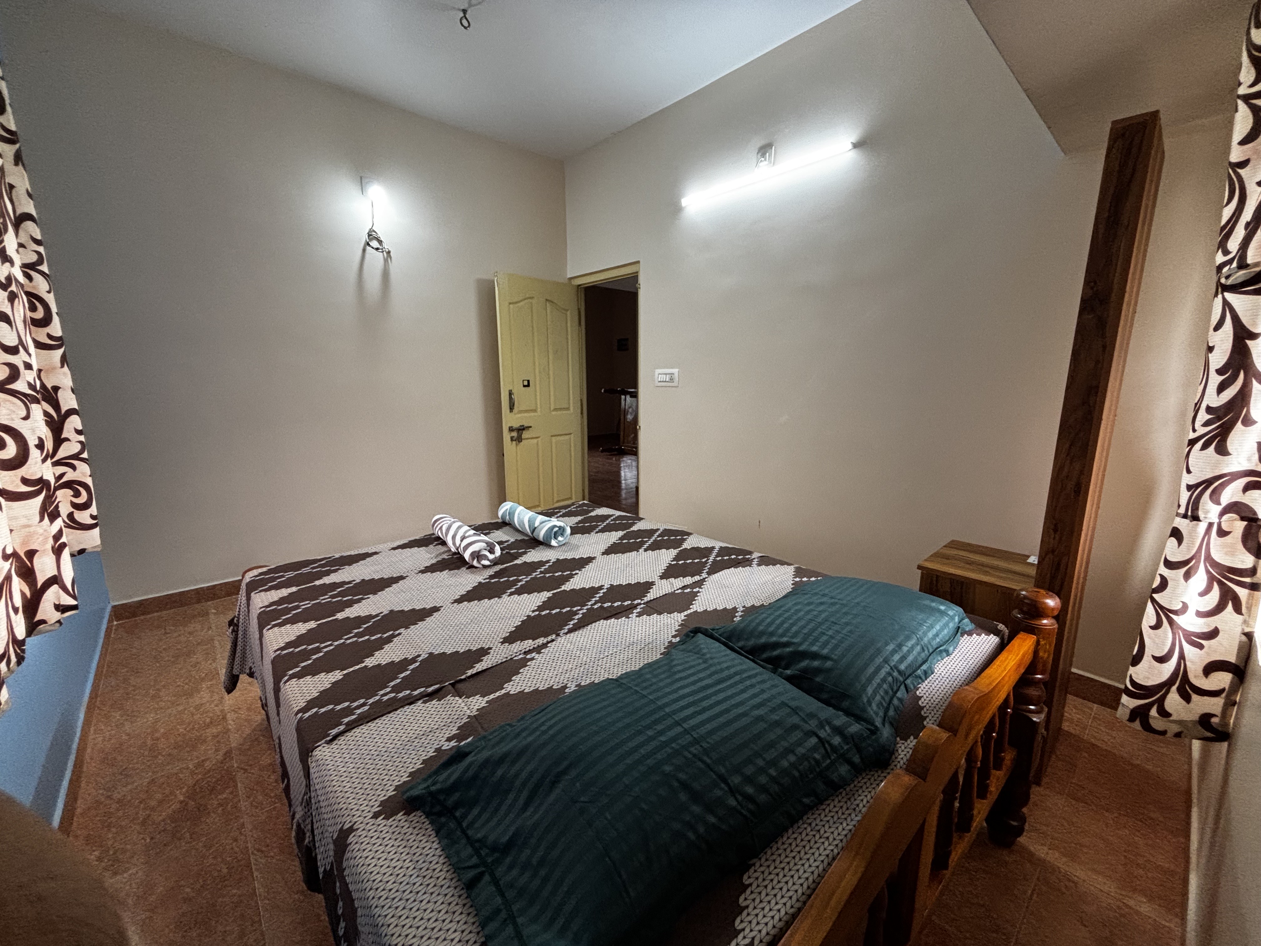 DEO GRATIA HOMESTAY - Tap to explore photos