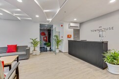 Townhouse Sector 49 Near Logix city centre