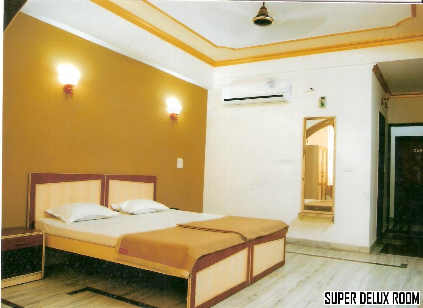 Hotel Kalyan Palace - Tap to explore photos