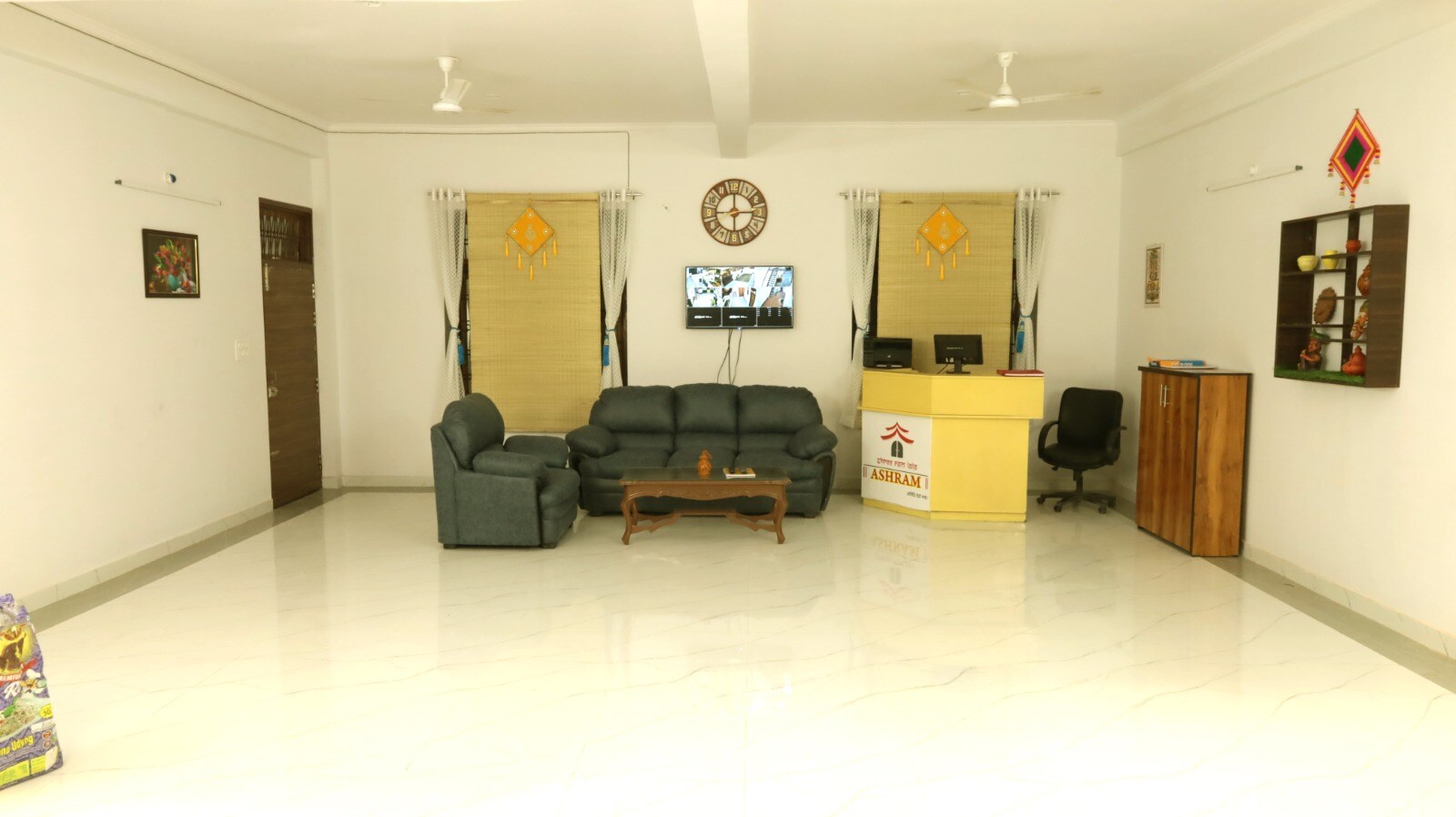 Hotel Swastik Ashram Lucknow - Tap to explore photos