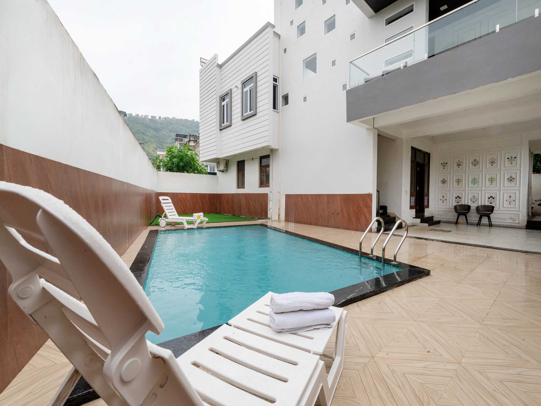DanCenter Sunset View 5BHK Villa | Pvt Pool | Udaipur - Tap to explore photos