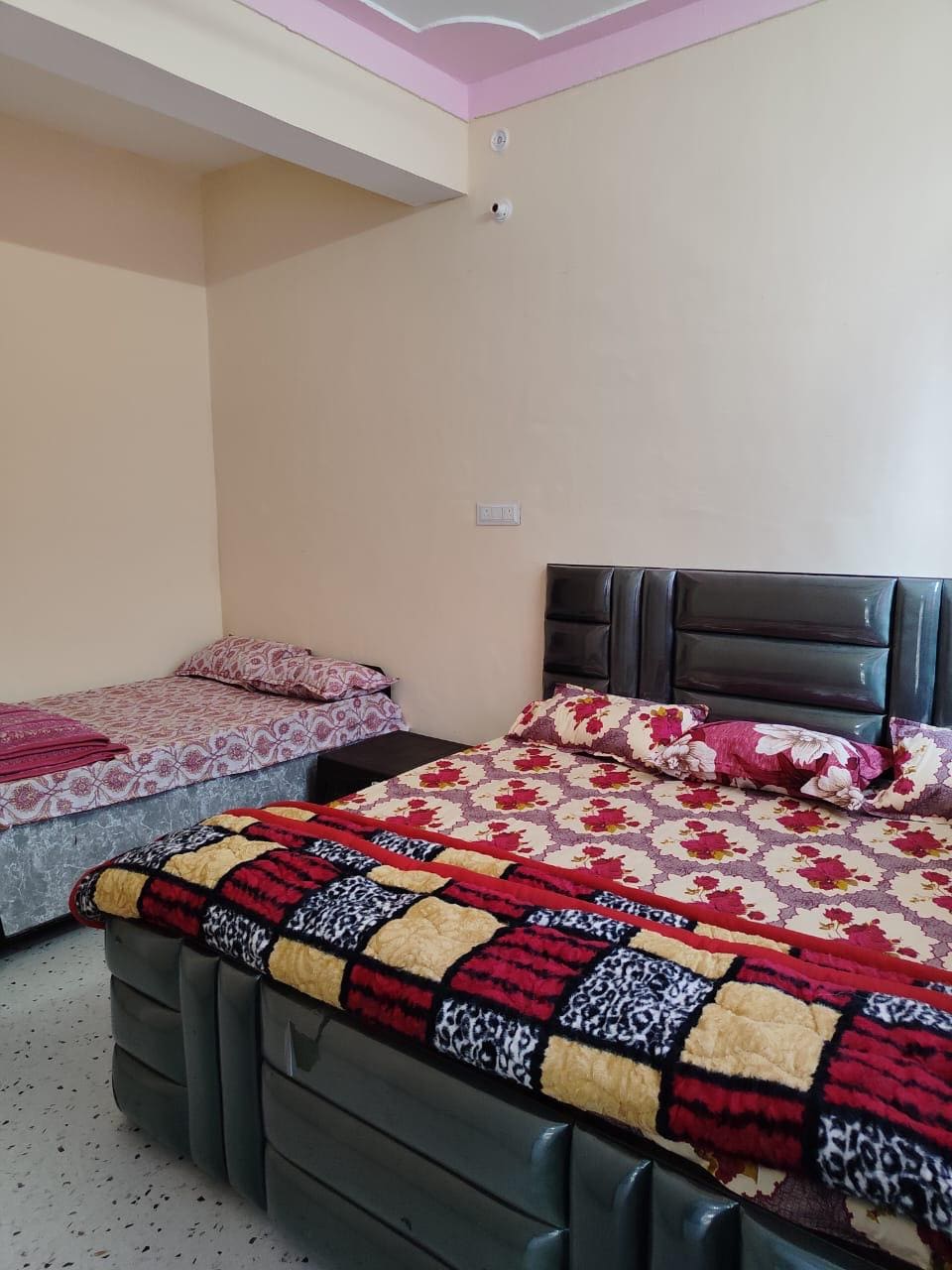 CHANDRA'S HOMESTAY - Tap to explore photos