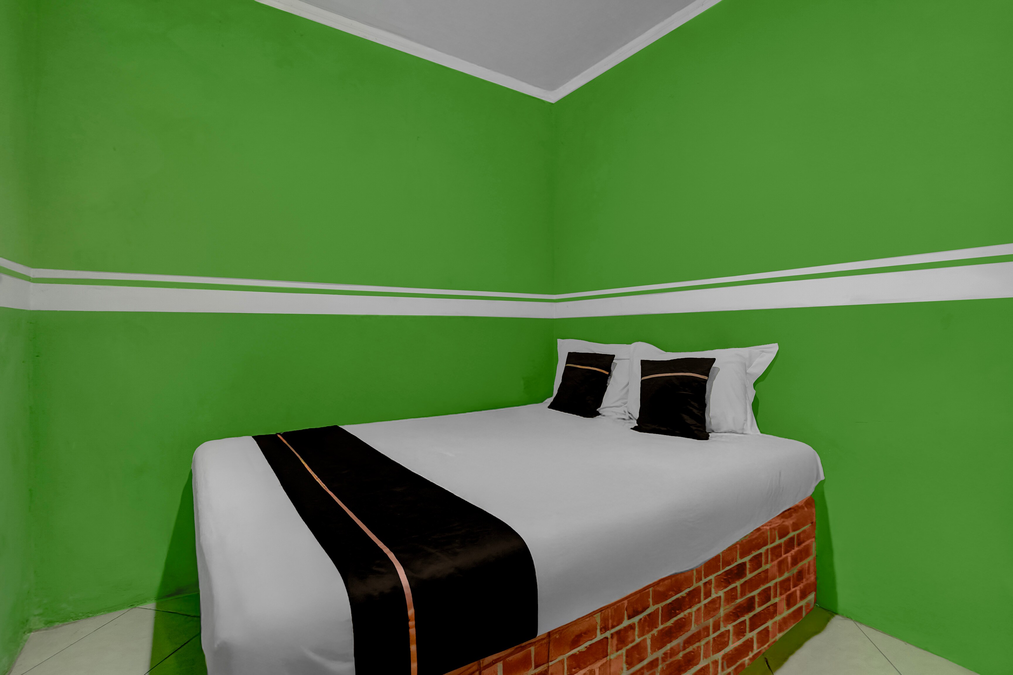 OYO 3738 Pemda 22 Mansion - Tap to explore photos