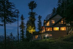 StayVista | The Corner House