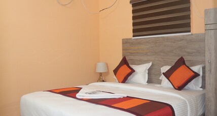 Redfox Service Apartment DLF Room Type - Deluxe with Balcony