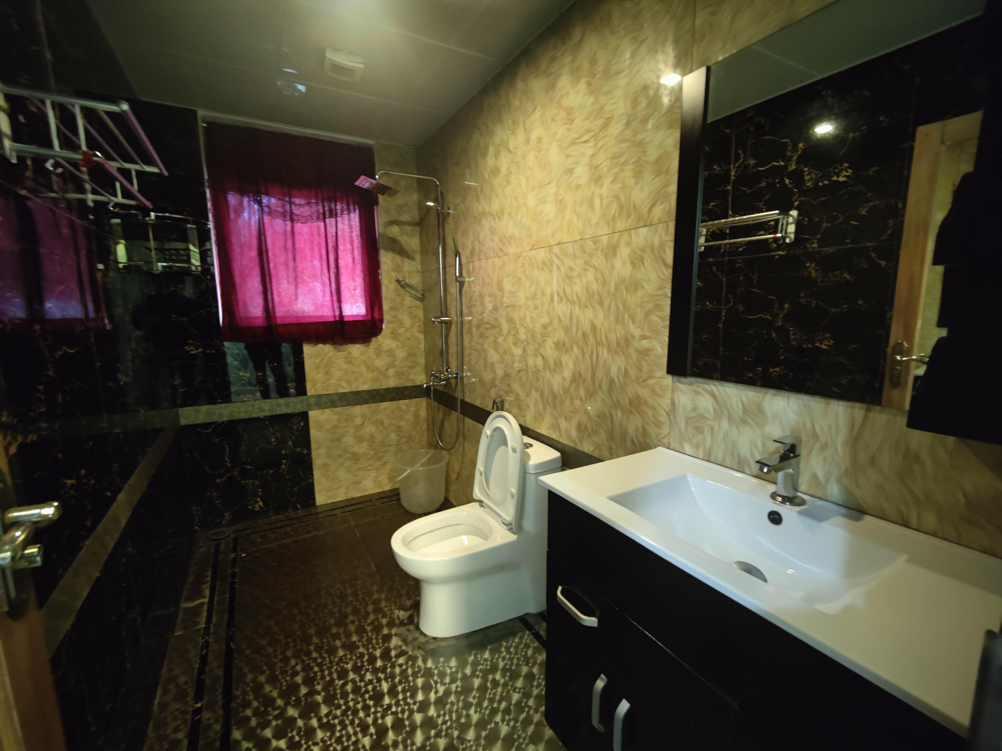 Casino Palace Plantation Rooms - Tap to explore photos
