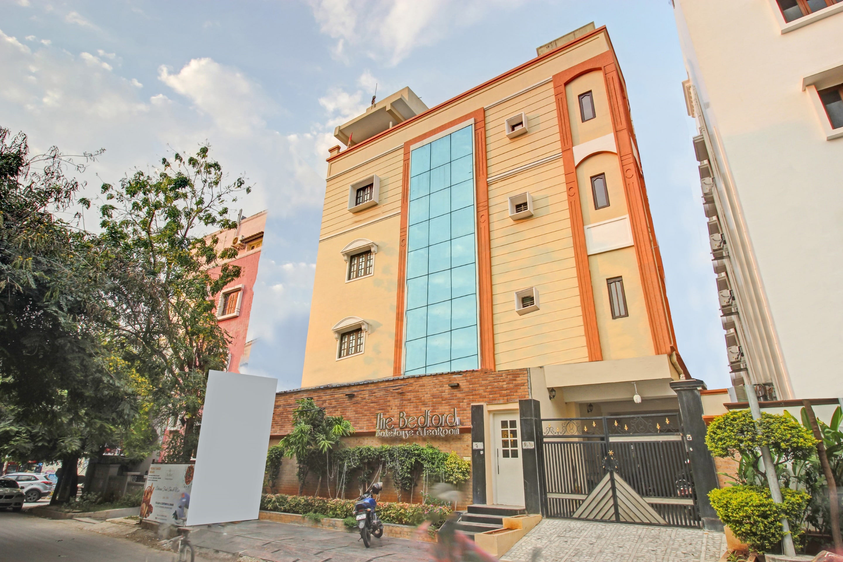 Hotel O Residency Inn - Tap to explore photos