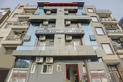 Super Townhouse Mannat Rohini 16