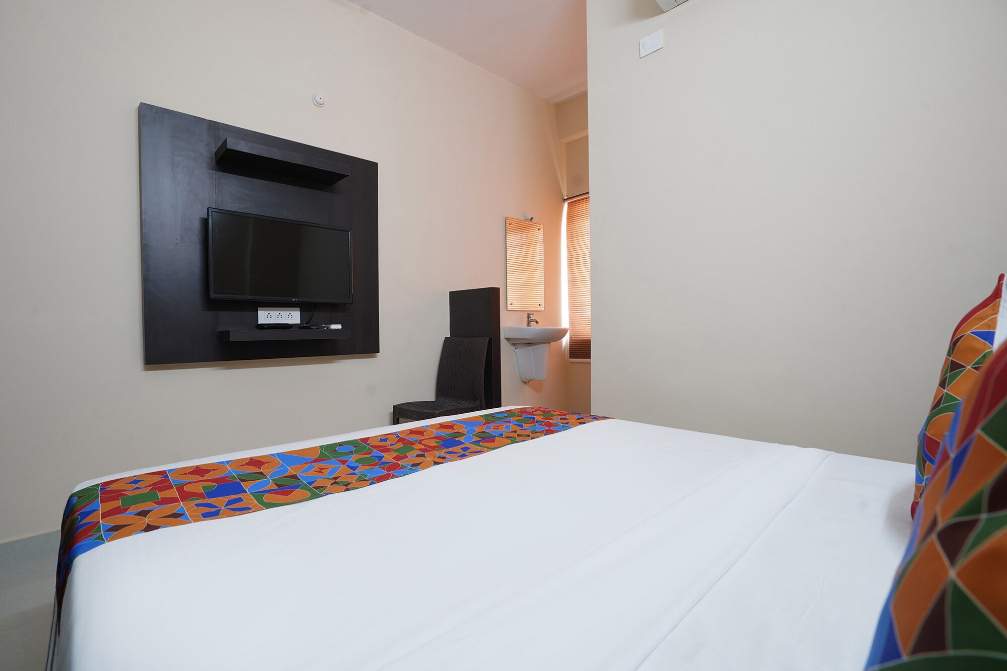 FabHotel Serenity - Nr. AIG Hospital, Gachibowli - Tap to explore photos