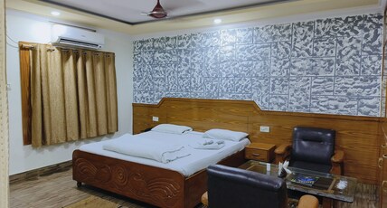 Hotel Ambiance Room Type - DELUX ROOM