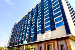 Golden Suites Grand Anukampa