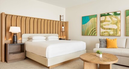 Hilton Waikoloa Village Room Type - PALACE OCEAN VIEW 1 KING