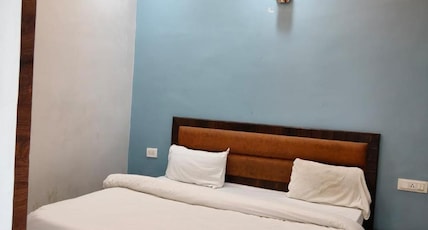 Hotel Downtown Room Type - Bedroom Room