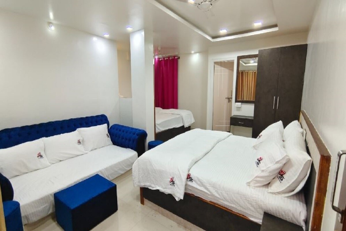 SS lodge - Tap to explore photos