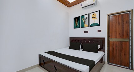 SPOT ON Monishka Palace Room Type - Classic