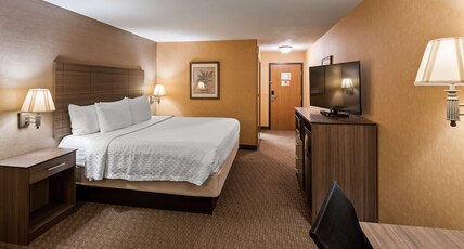 Best Western Plus North Canton Inn & Suites Room Type - Accessible - 1 King, Mobility Accessible, Communication Assistance, Roll In Shower, Non-Smoking, Ful Best Western Plus North Canton Inn & Suites Room Type - Accessible - 1 King, Mobility Accessible, Communication Assistance, Roll In Shower, Non-Smoking, Ful