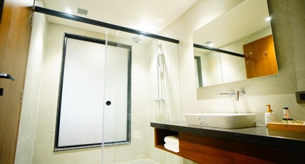 VEERASA HOTEL Room Type - SUPER DELUXE