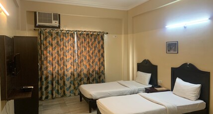 Hotel Cedar Room Type - DELUXE DOUBLE AC