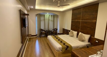 Hotel Silverine Room Type - Premium Deluxe Room