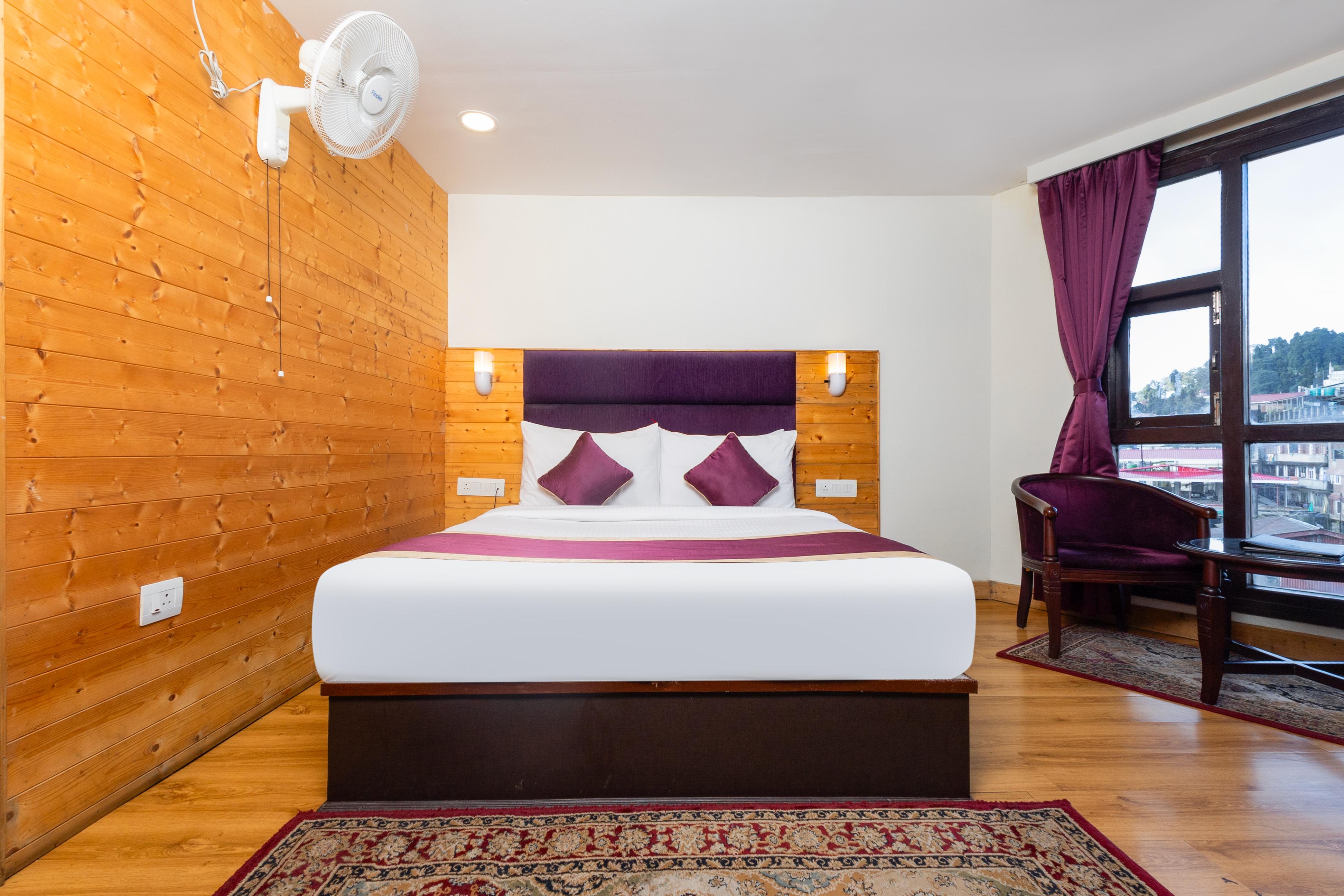 Sumitel Hotel 500 meters from Mall Road - Tap to explore photos