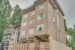 Hotel Twin Towers - Rajbagh