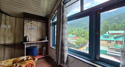 PAHALGAM GUEST LINE Room Type - Deluxe Room PAHALGAM GUEST LINE Room Type - Deluxe Room