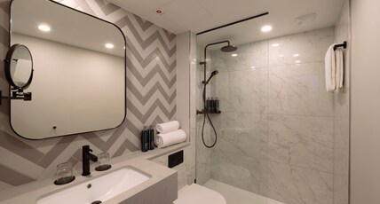 DoubleTree by Hilton Berlin Ku'damm Room Type - QUEEN GUEST ROOM