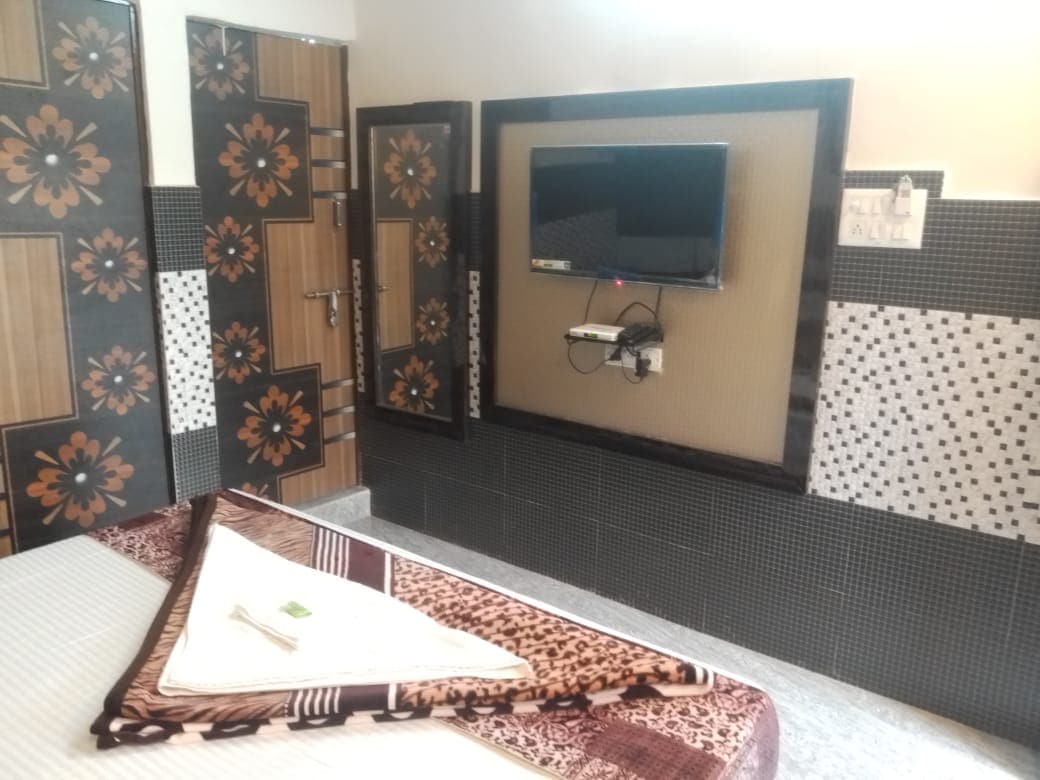 Hotel Mamnani - Tap to explore photos