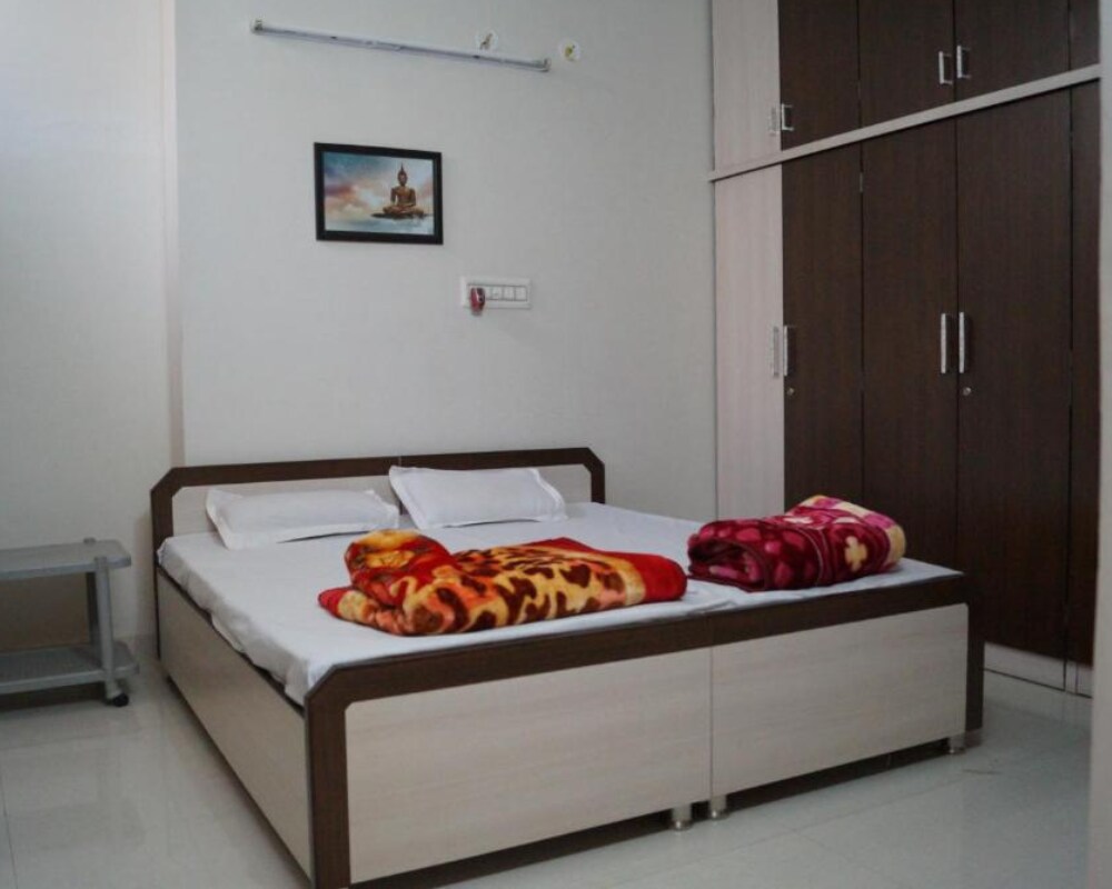 Stayvillas Shastrinagar - Tap to explore photos