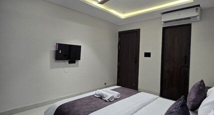 Raj Vilas Palace Room Type - Deluxe room
