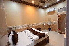 shyama shyam dham unite of vrindavan wala