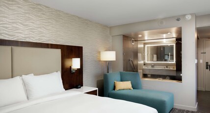 DoubleTree by Hilton Monrovia - Pasadena Area Room Type - 1 KING SERENITY TUB