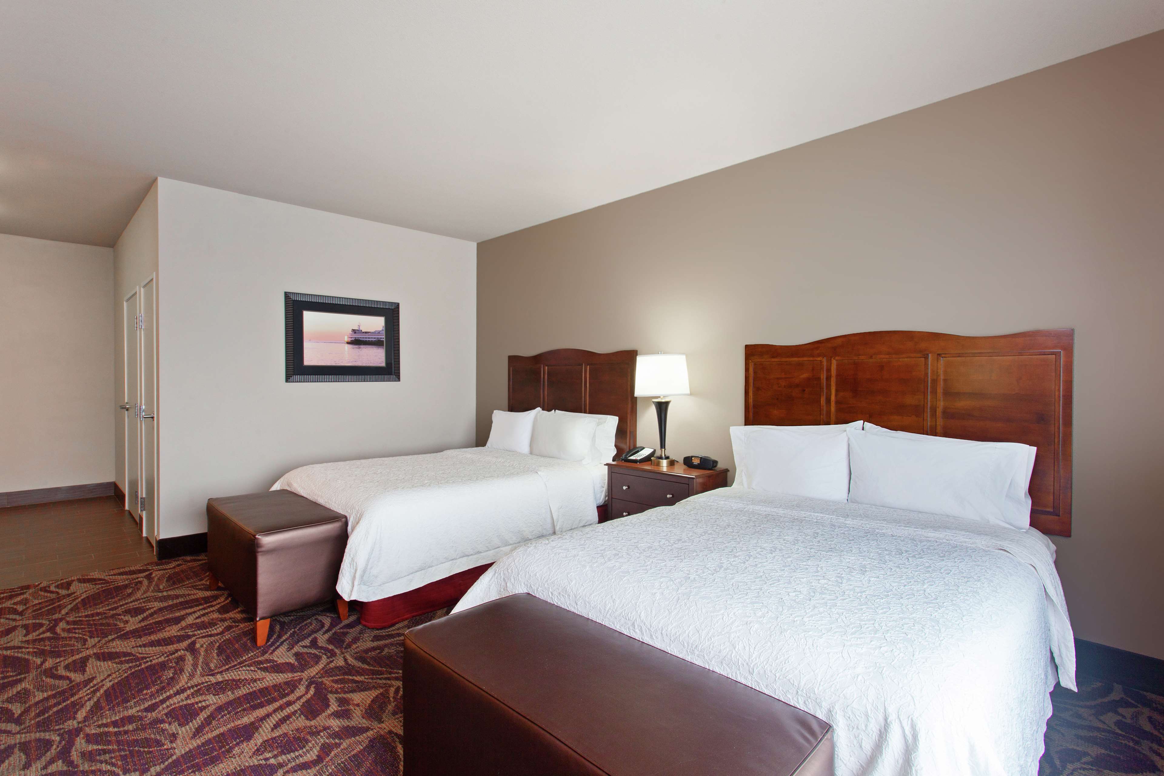 Hampton Inn by Hilton Seattle/Everett - Tap to explore photos
