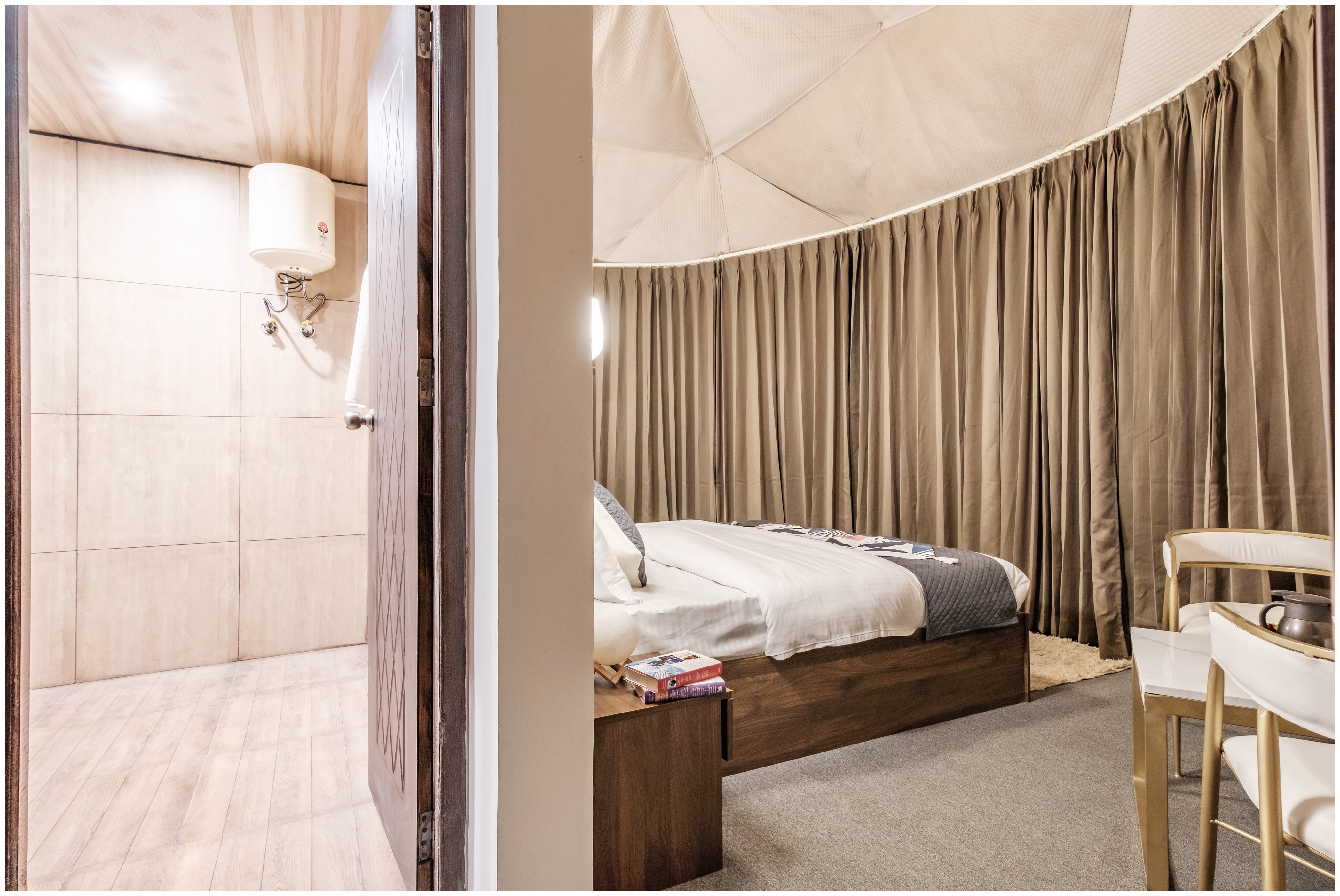The Crystal Resort | A Luxury Dome Cottage - Tap to explore photos