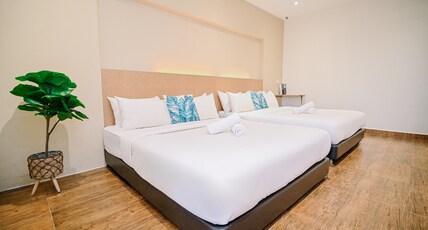 Swing & Pillows - KL Sri Petaling Room Type - Deluxe Family Room